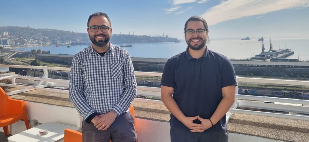 Tiago Alves (izquierda), CEO; y Matías Vicuña (derecha) investigador asociado Alfalytics.
